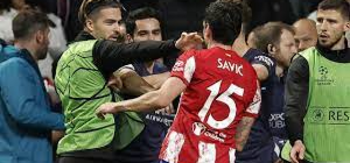 Politie moet ruziënde spelers Atlético en City uit elkaar halen na verhit duel