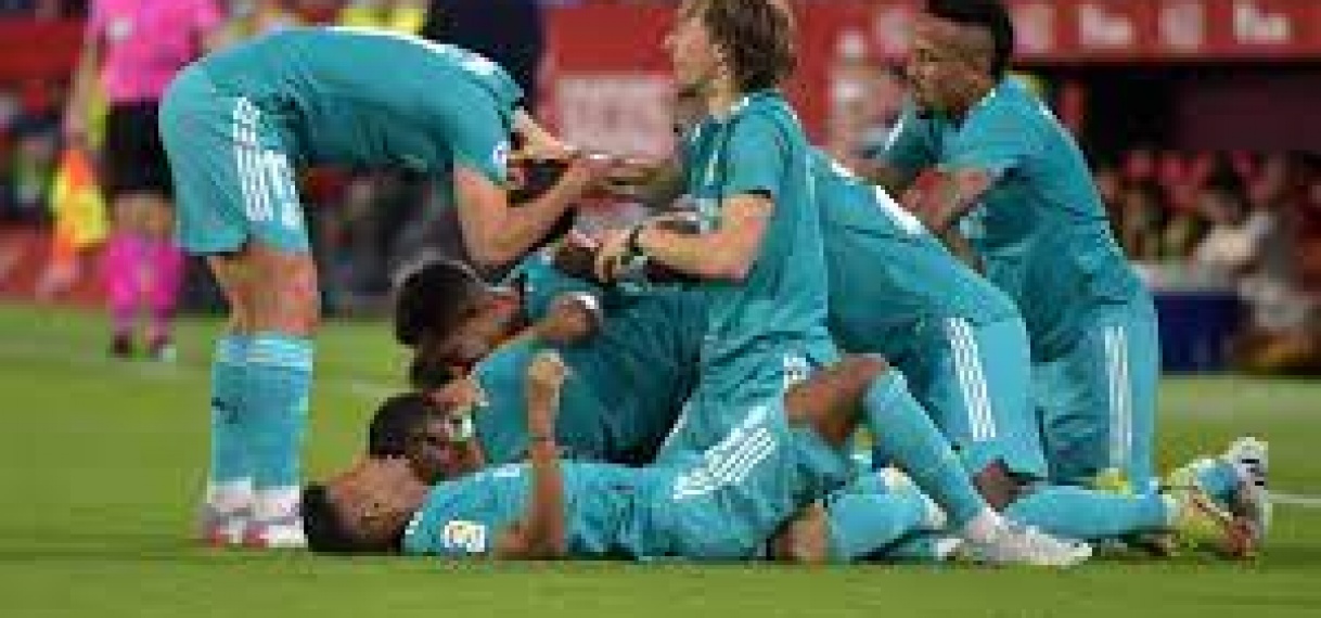 Benzema wederom de held bij Real, PSG verslaat Feyenoord-opponent Marseille
