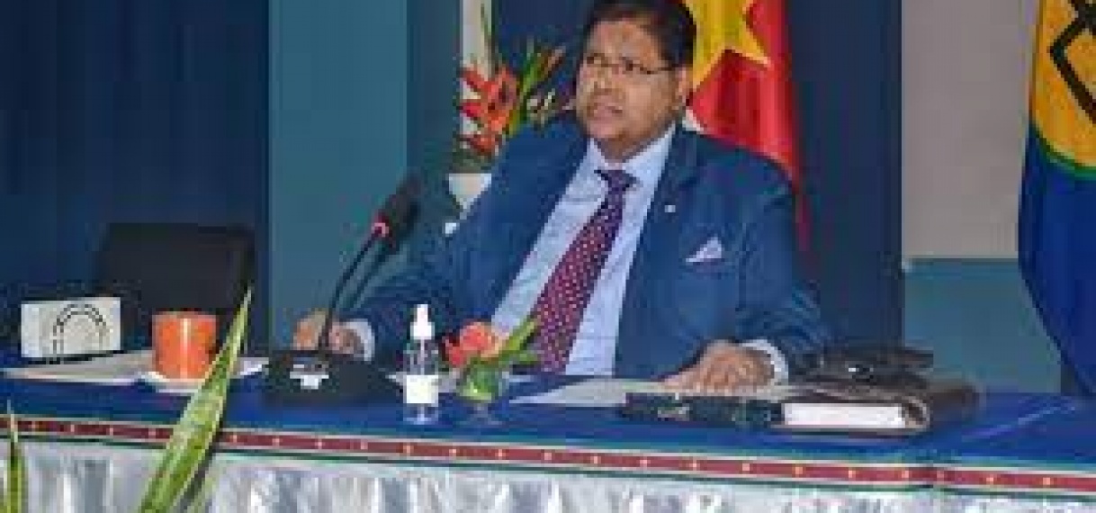 President Santokhi: “Caribische regio getroffen door nieuwe regels Amerikaanse banken”
