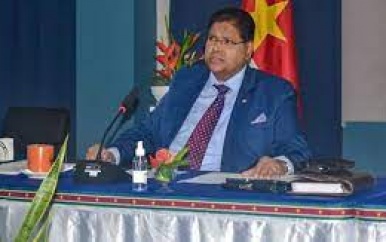 President Santokhi: “Caribische regio getroffen door nieuwe regels Amerikaanse banken”