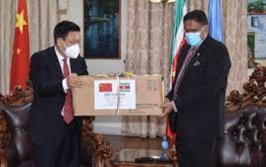 President Santokhi ontvangt Suriname Chinese Vereniging Zhejiang