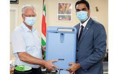Minister Ramadhin: “Suriname heeft geen onkosten aan Marc Sprenger”