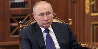 Russische tv-gidsen lieten voor speech van Poetin anti-oorlogsberichten zien