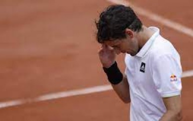 Tweevoudig finalist Thiem kansloos uitgeschakeld in eerste ronde Roland Garros