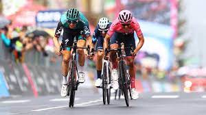 Bonificaties spelen grote rol bij secondespel Hindley en Carapaz in Giro