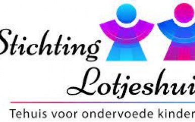 Nigerian Community doneert aan kindertehuis