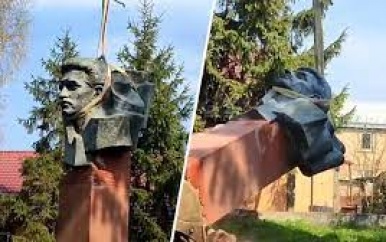 Beeldenstorm in Oekraïne: ‘Russische’ standbeelden weggehaald, of juist teruggezet