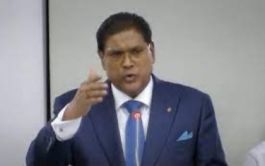 President buigt zich jongerenbeleid van de regio