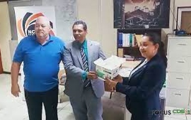 NCCR overhandigt partij medicijnen van Venezuela aan Volksgezondheid