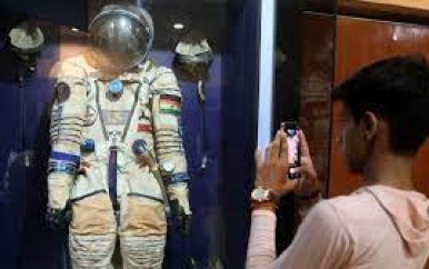 NASA laat twee bedrijven ruimtepakken maken voor terugkeer op de maan