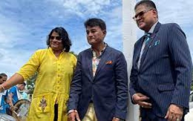 Ambachter krijgt straat in Suriname