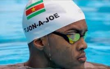 Renzo Tjon A Joe in stijl kampioen op 50 meter vrije slag NK Sprint