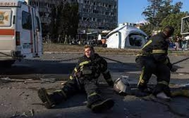 Dodental raketaanval Vinnitsia naar 23, tientallen vermisten