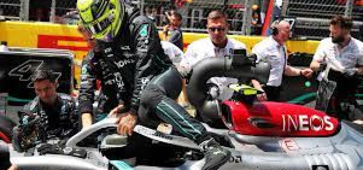 Hamilton en Wolff blij met prestaties Mercedes: ‘We hadden race kunnen winnen’