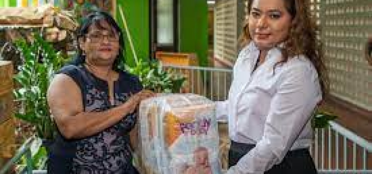 First Lady biedt helpende hand aan kinderafdeling AZP