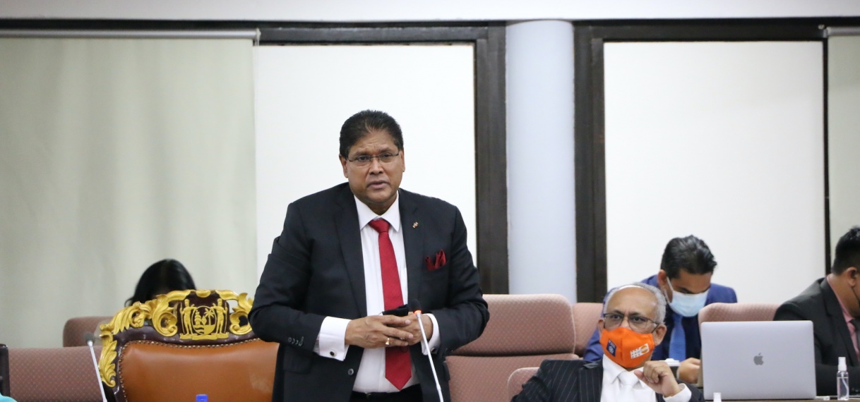 President dient oppositie van repliek