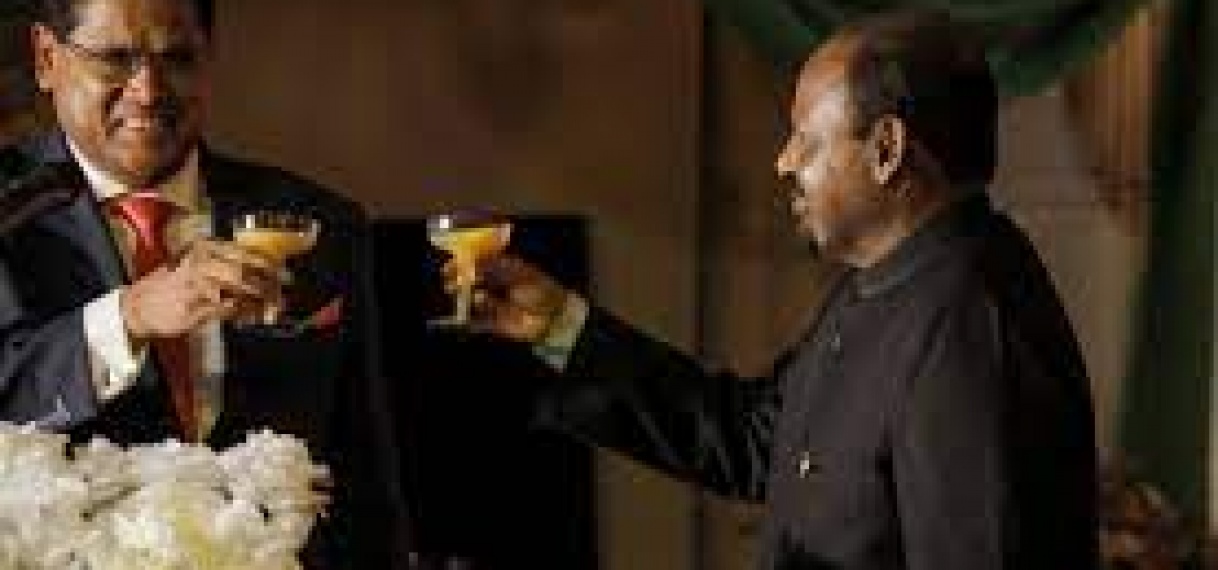 President Santokhi en Indiase ambassadeur spreken vertrouwen uit in relatie Suriname-India
