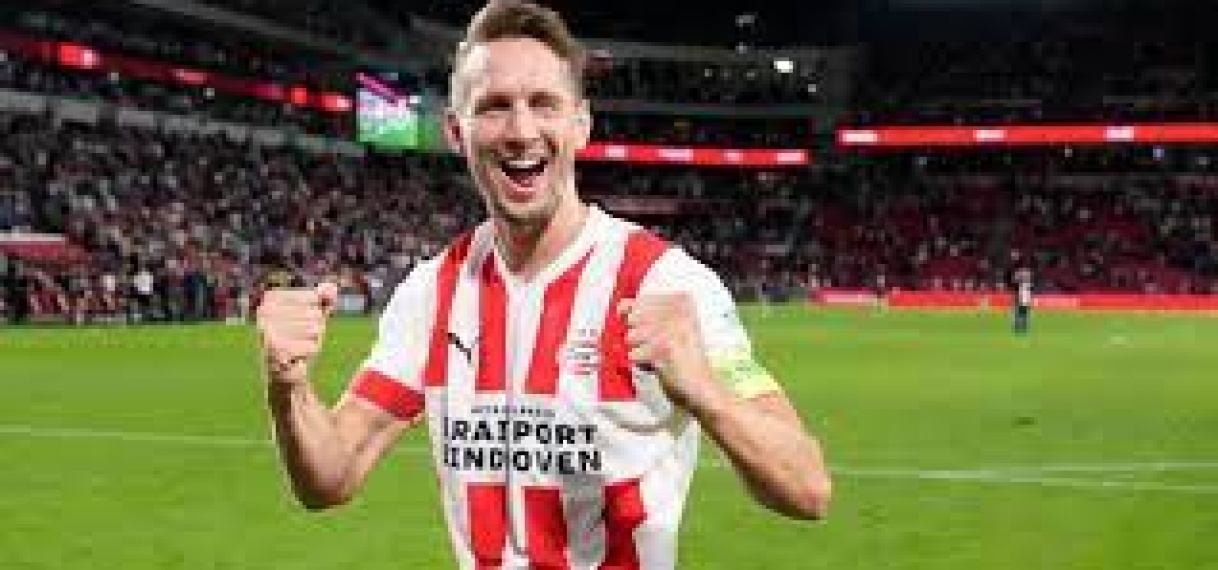 De Jong in extase na winnende goal voor PSV: ‘Hier ben ik voor teruggekomen’
