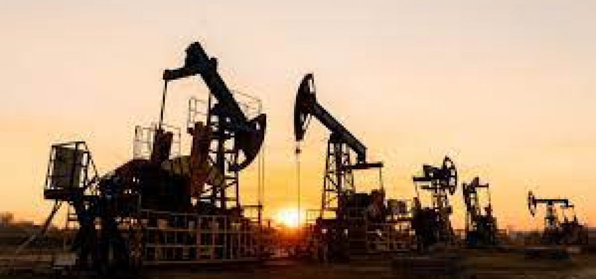 Olieprijs daalt verder door afkoelende economie en mogelijke deal met Iran