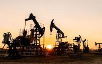 Olieprijs daalt verder door afkoelende economie en mogelijke deal met Iran