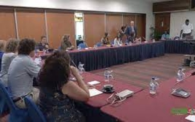 Nationale Reparatie Commissie verzorgt presentatie aan Nederlandse Tweede Kamer