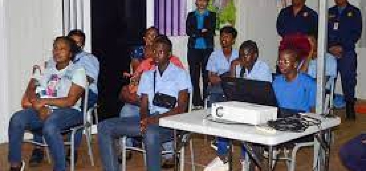 Kustwacht Suriname houdt educatieve dagtocht voor leerlingen