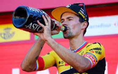 Roglic vierde rodetruidrager van Jumbo-Visma in vier dagen: ‘We genieten volop’
