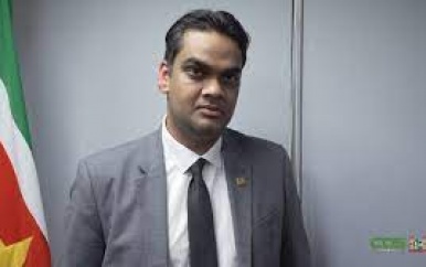 Minister Ramadhin: “Cruciaal om uit keten van rotavirus-besmetting te stappen”