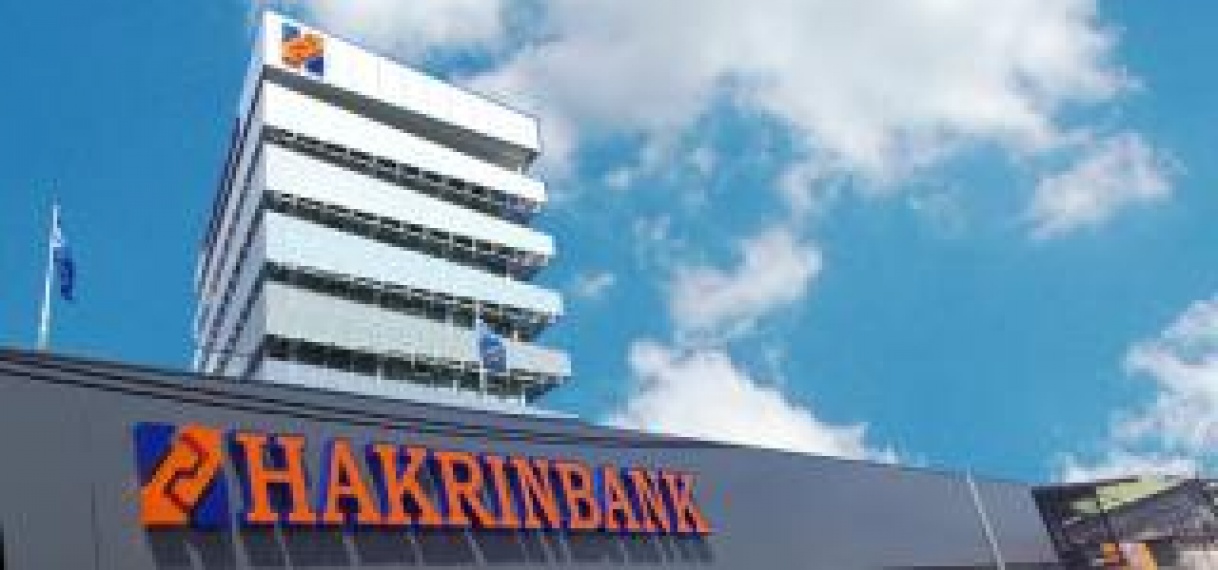 Hakrinbank medewerker fraudeert voor miljoenen