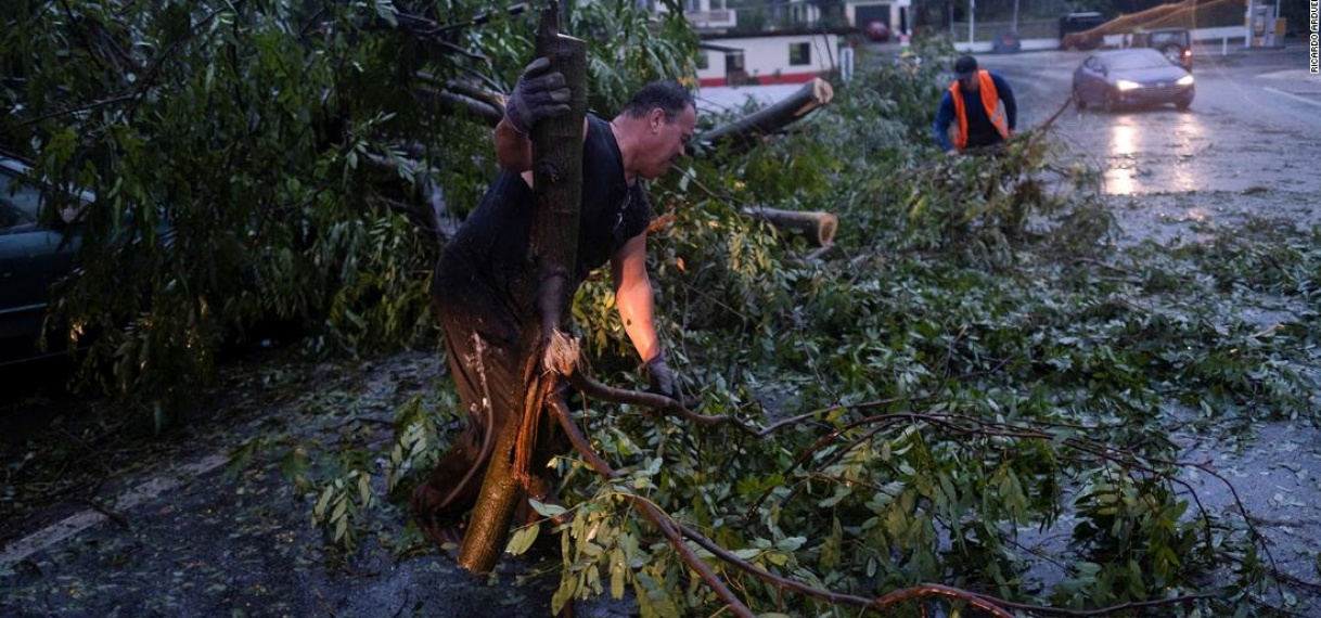 Orkaan Fiona komt aan land in Puerto Rico