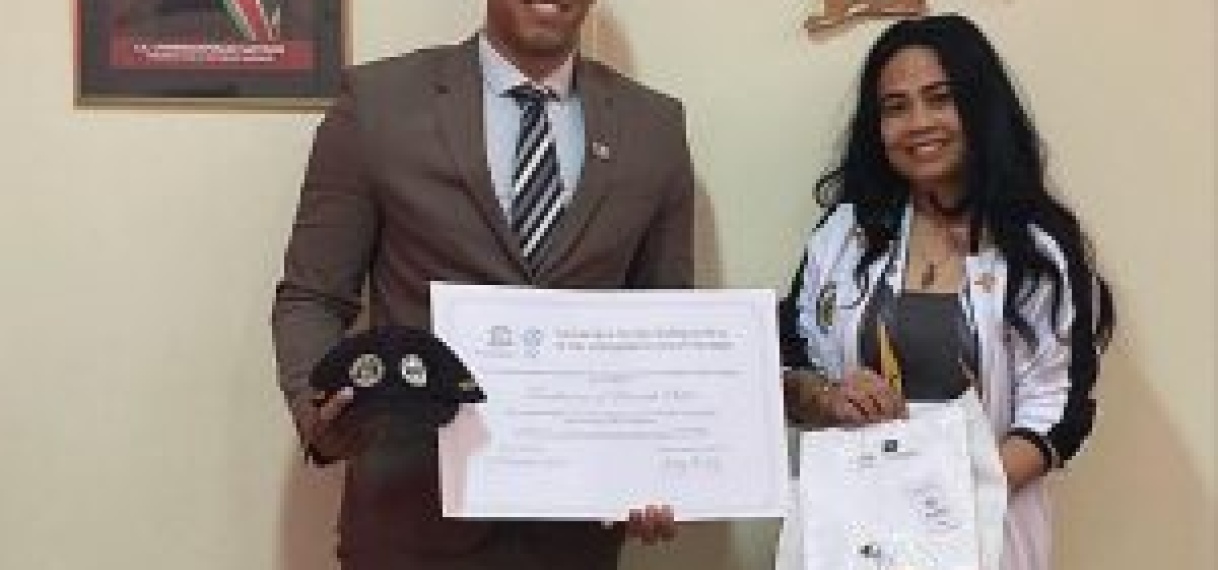 ROS feliciteert Surinaamse pencak silat-voorzitter Florence Jamin