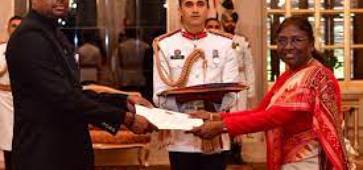 Ambassadeur Hardien overhandigt geloofsbrieven aan president Murmu van India