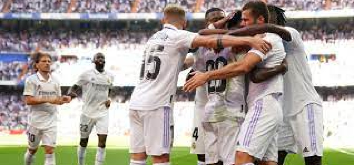 Real Madrid blijft mede door schitterende treffer Valverde foutloos dit seizoen