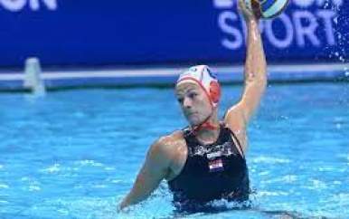 Waterpolosters grijpen in verhit duel met Italië naast brons op EK
