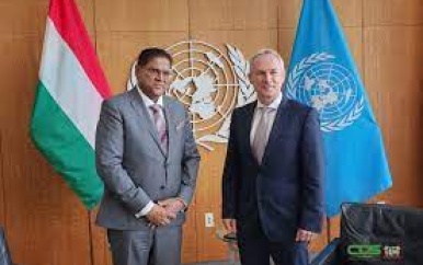 President Santokhi bespreekt mogelijkheden met president Algemene Vergadering VN