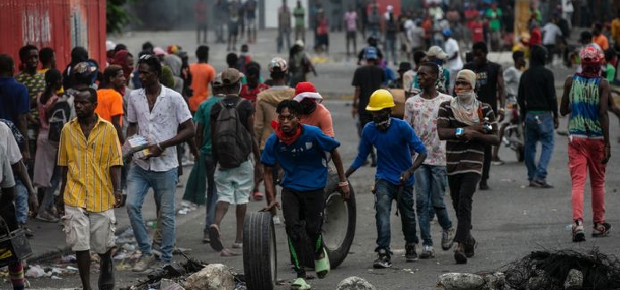 Demonstranten in Haïti plunderen instellingen