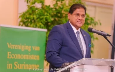 President Santokhi voorstander functionele relatie regering en VES