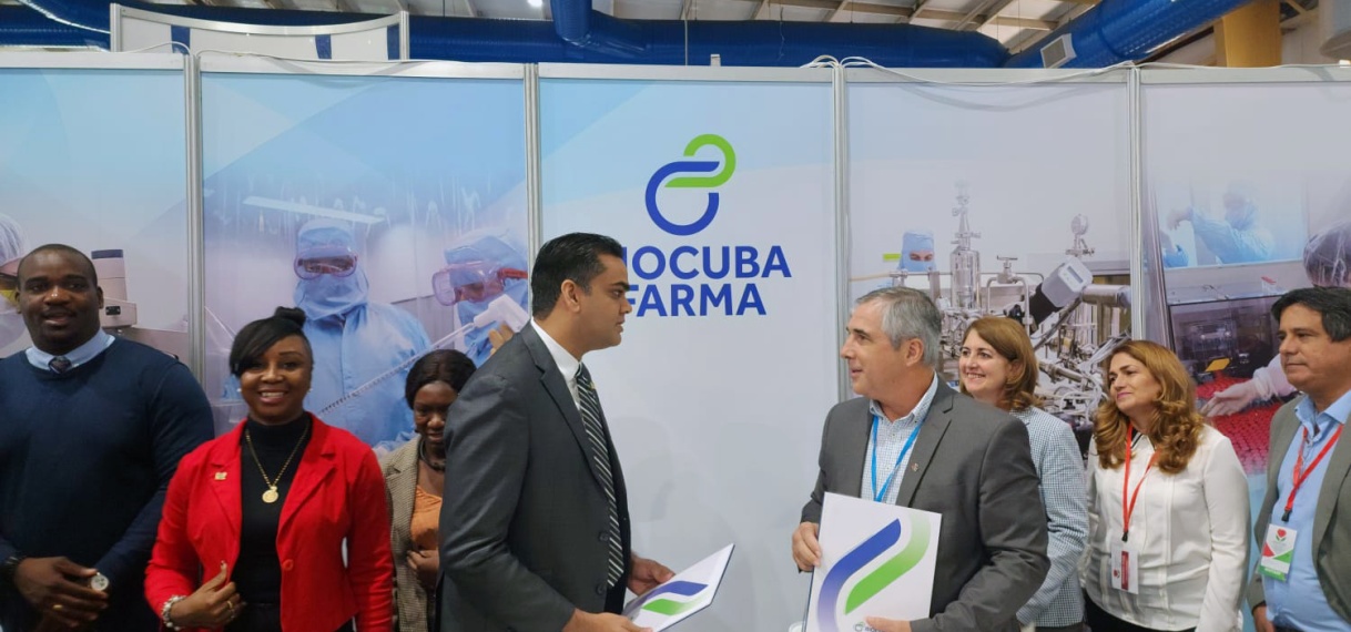 Minister Ramadhin tekent MOU met BioCubaFarma