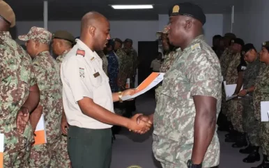 Onderofficieren NL ontvangen certificaat instructeursopleiding
