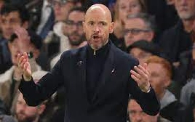 Ten Hag pakt in topper tegen Chelsea op de valreep punt dankzij Casemiro