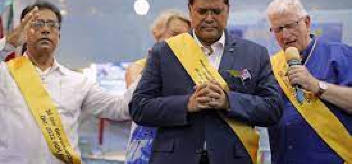 President Santokhi krijgt warm onthaal bij jarige Bevrijdingskerk