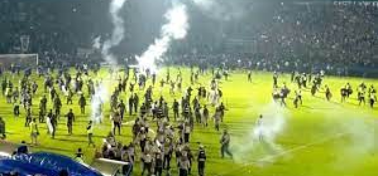 Minuut stilte in de eredivisie na stadionramp Indonesië, voetbalwereld in shock