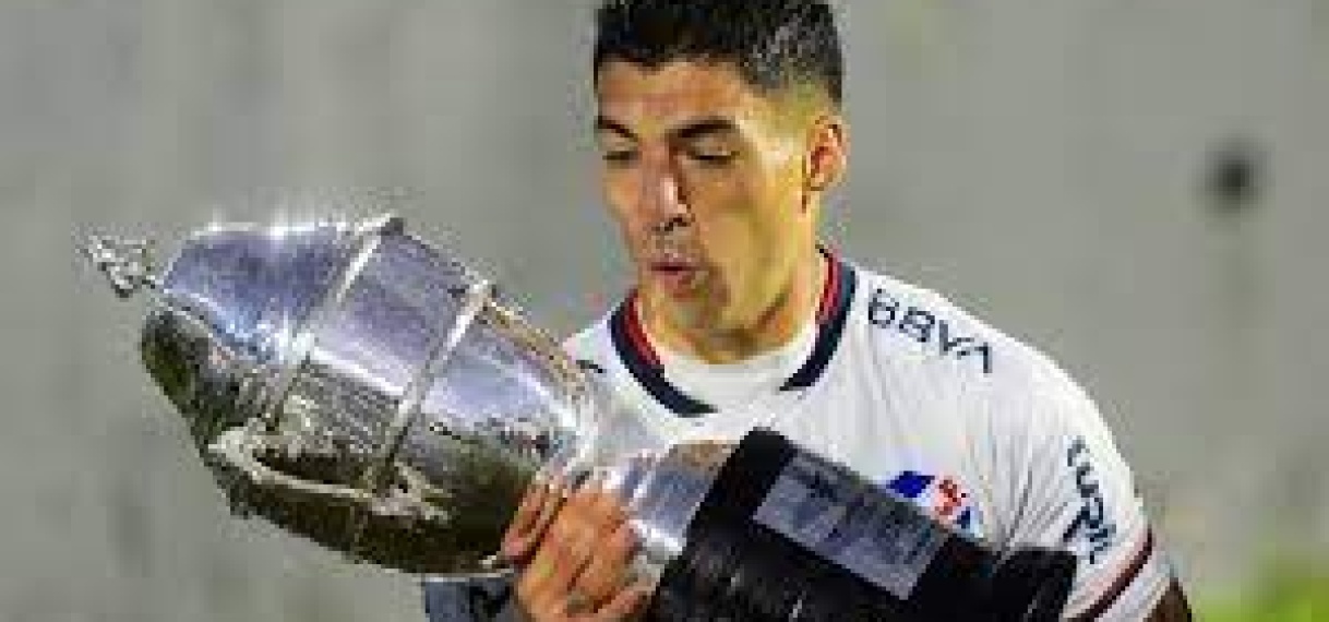 Scorende Suárez bekroont terugkeer bij Nacional met kampioenschap