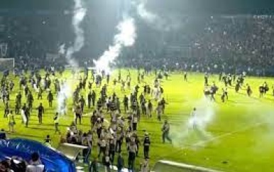 Minuut stilte in de eredivisie na stadionramp Indonesië, voetbalwereld in shock