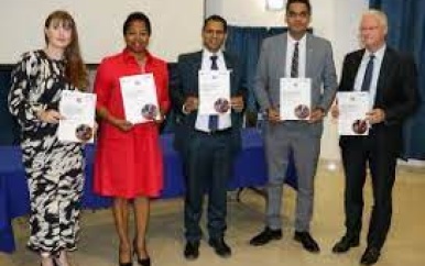 Newmont Suriname werkt samen met Volksgezondheid aan Covid-19 veerkracht en herstel in Suriname