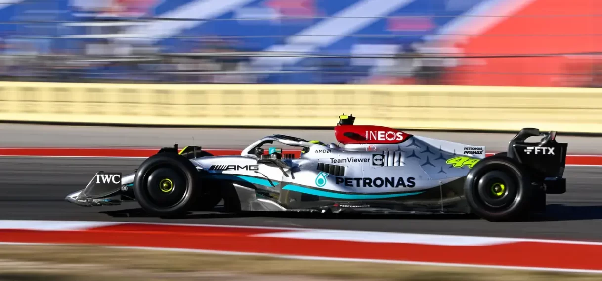 Hamilton baalt van ‘verschrikkelijk’ hobbelende auto op circuit in Austin