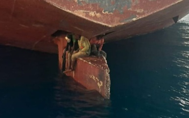 Migranten uit Nigeria na elf dagen gered van scheepsroer