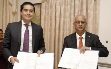 Suriname en IDB tekenen overeenkomst