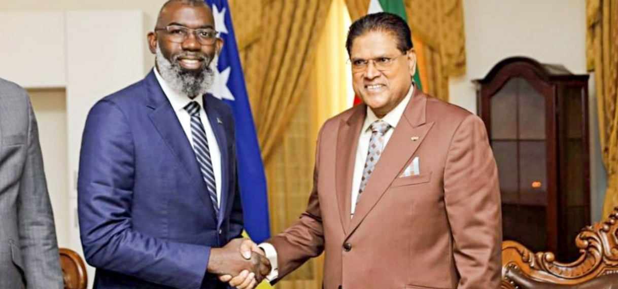 Minister- president Curaçao op bezoek in Suriname