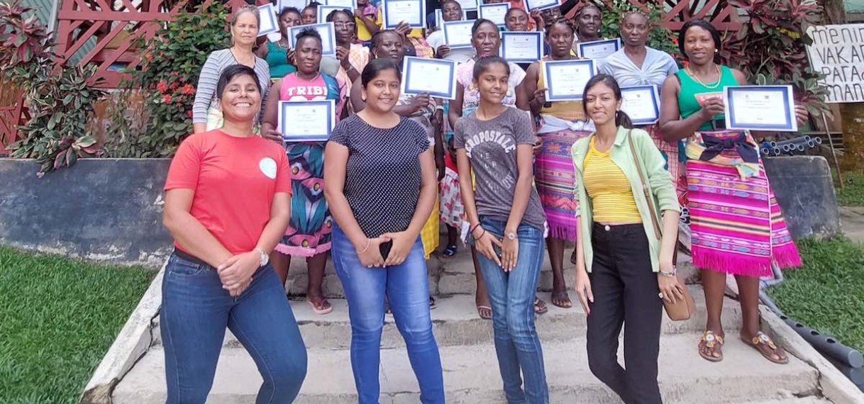 Trainingen voor vrouwenorganisaties aan de Boven-Surinamerivier